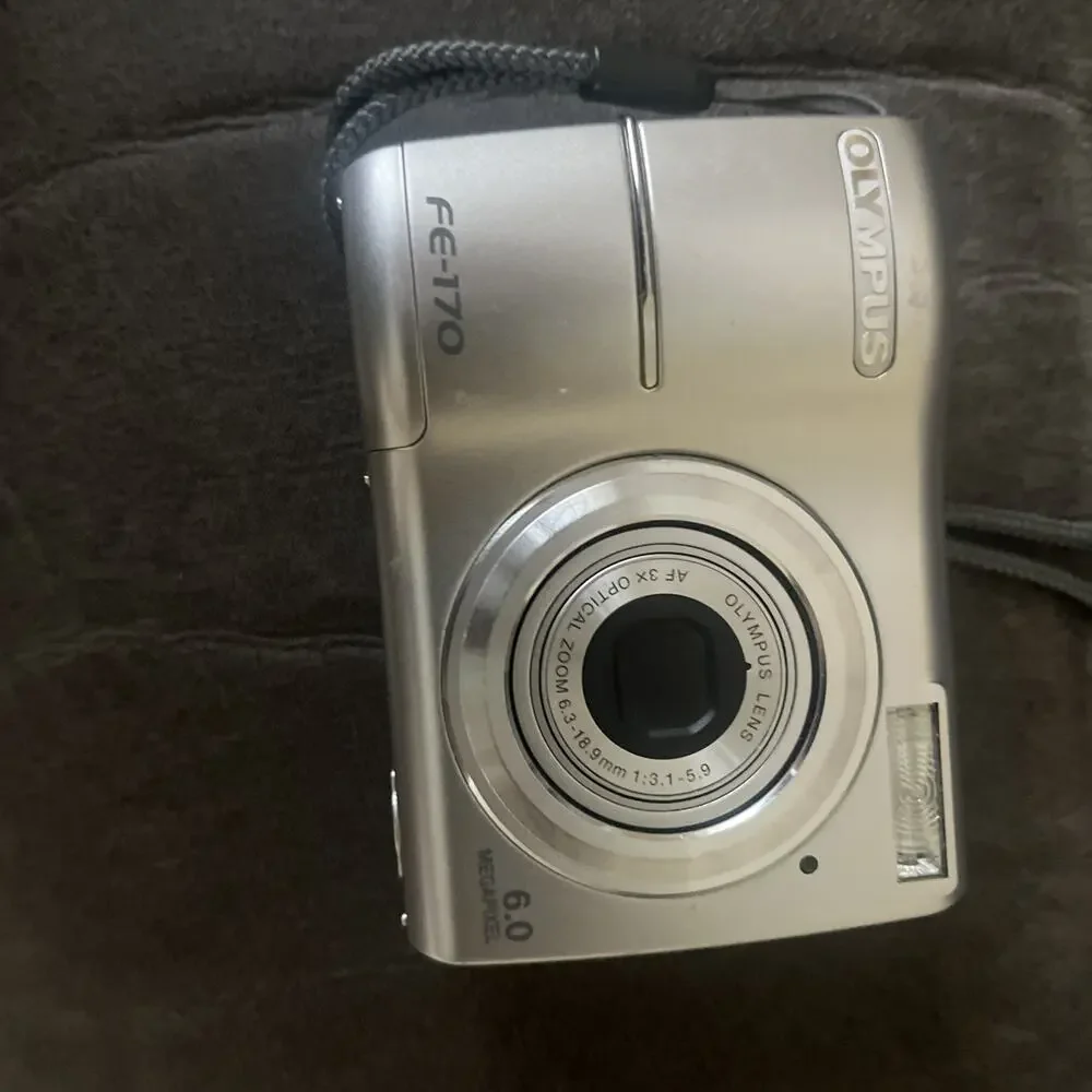 Olympus FE-170 Compact 6.0 MP Digital Camera Silver Tested & WORKS (NO SD CARD)